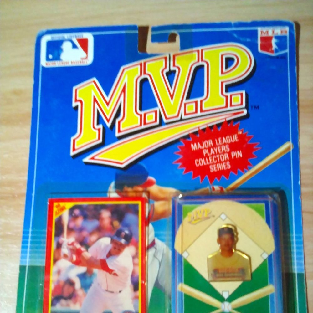 MVP Mike Greenwell unopened 1990 score card and collector pin